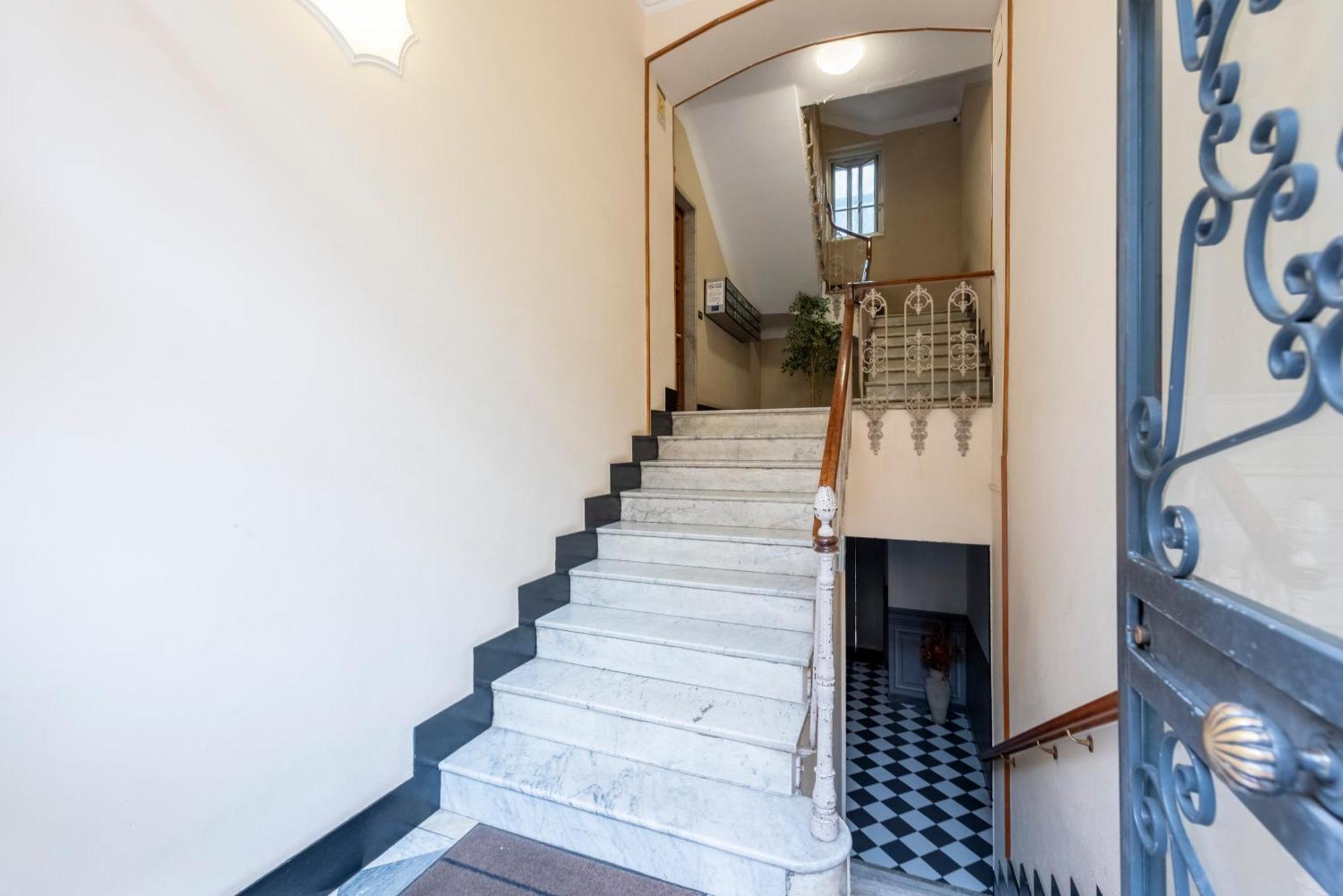 Joivy Family Friendly Apt For 6, Near Royal Palace Museum ジェノヴァ エクステリア 写真